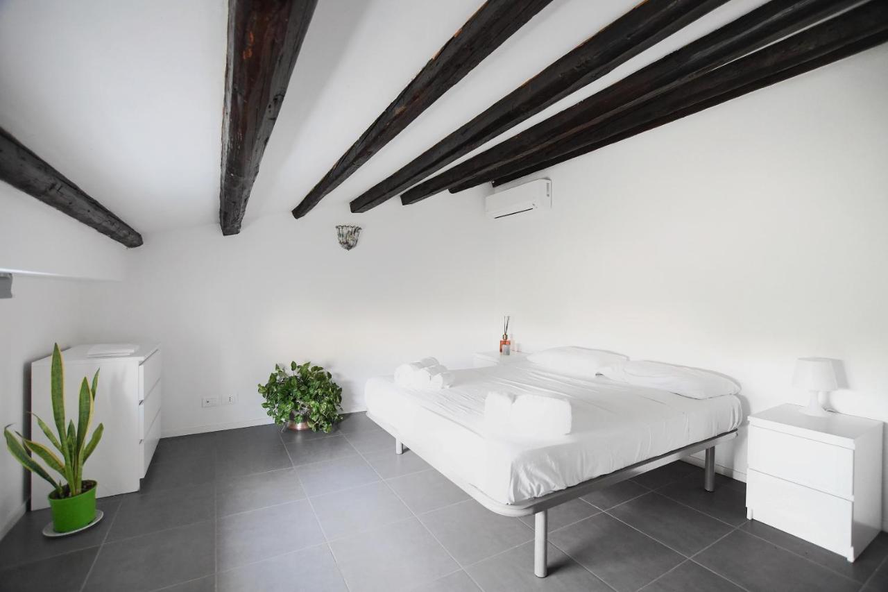 Ferienwohnung Iflat Dimora Giardino Inglese Palermo Exterior foto